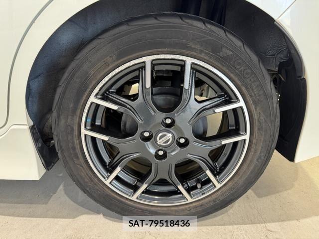 Nissan NOTE 2017-08 8796978-6