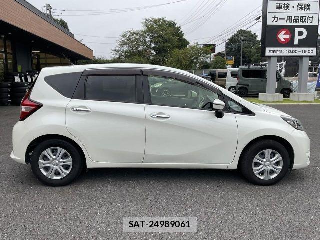 Nissan NOTE 2018-02 8796992-16