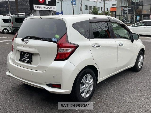 Nissan NOTE 2018-02 8796992-2