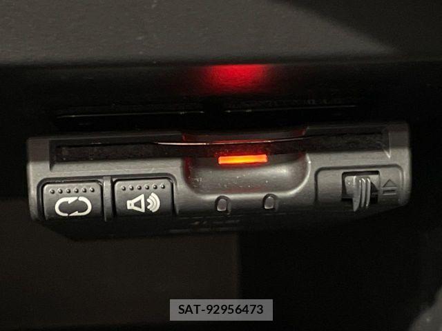 Nissan NOTE 2017-03 8796994-6