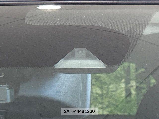 Nissan NOTE 2017-09 8796993-4