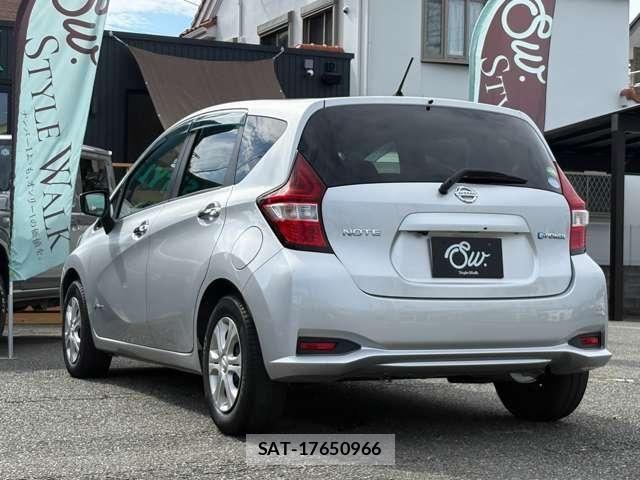 Nissan NOTE 2016-11 8796997-6