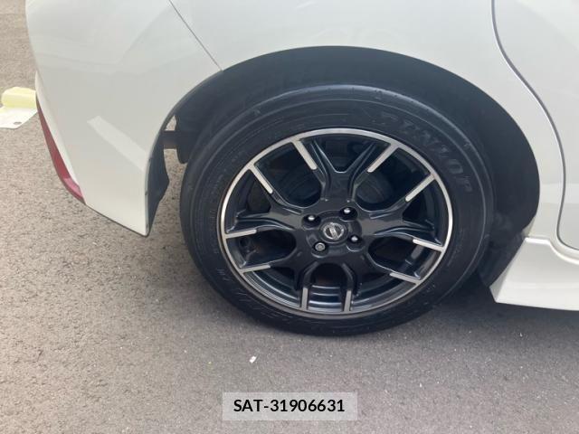 Nissan NOTE 2015-09 8830886-6