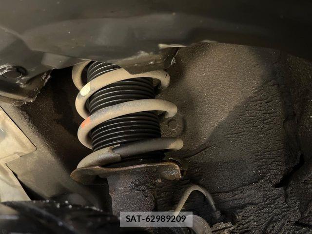 Nissan NOTE 2018-02 8830869-19