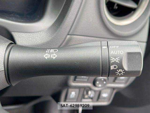 Nissan NOTE 2018-02 8830869-5