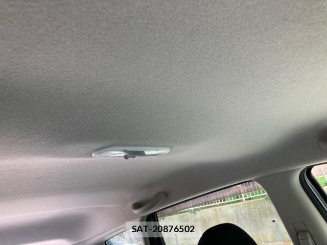 Nissan NOTE 2014-10 8830909-11