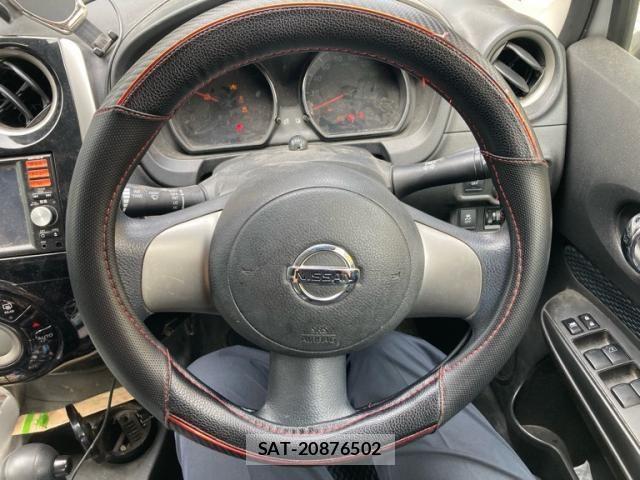 Nissan NOTE 2014-10 8830909-6
