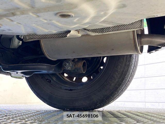 Nissan NOTE 2013-09 8830896-19