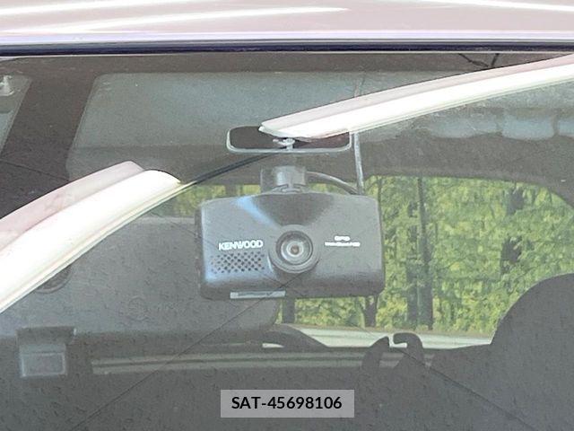 Nissan NOTE 2013-09 8830896-4
