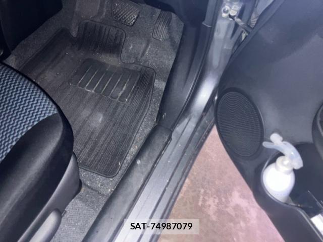 Nissan NOTE 2015-01 8830906-11