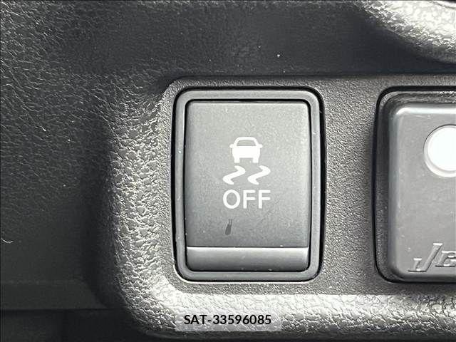 Nissan NOTE 2016-03 8830870-23
