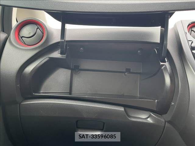 Nissan NOTE 2016-03 8830870-27