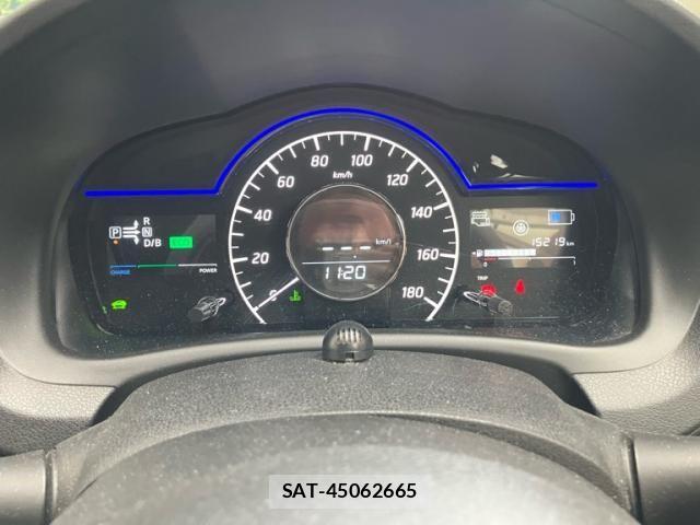 Nissan NOTE 2017-07 8830885-18
