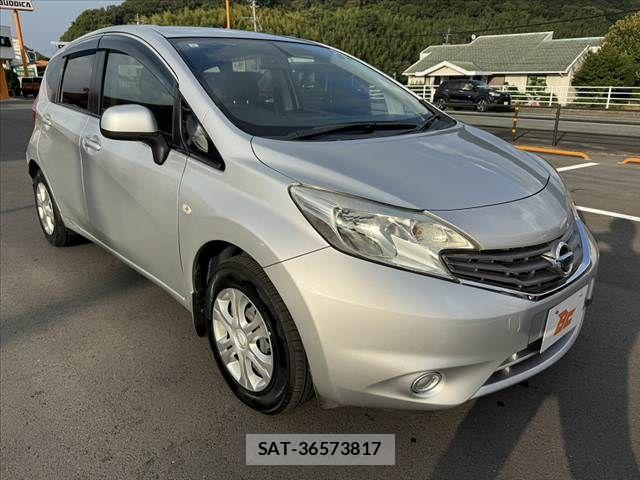 Nissan NOTE 2013-09 8830907-9