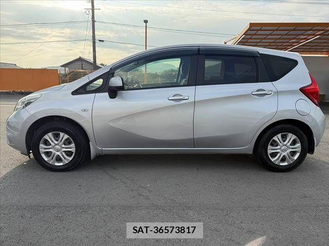 Nissan NOTE 2013-09 8830907-10
