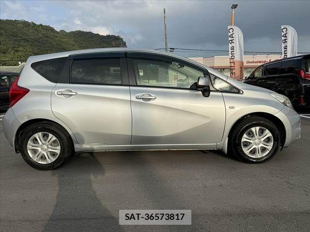 Nissan NOTE 2013-09 8830907-11