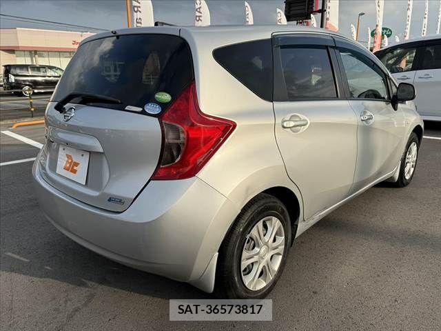Nissan NOTE 2013-09 8830907-12