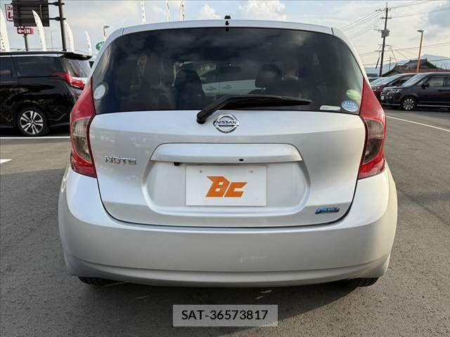 Nissan NOTE 2013-09 8830907-13