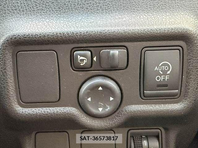 Nissan NOTE 2013-09 8830907-25
