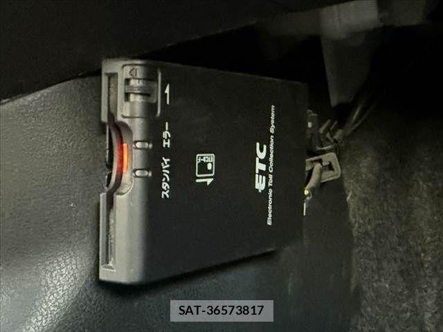 Nissan NOTE 2013-09 8830907-28