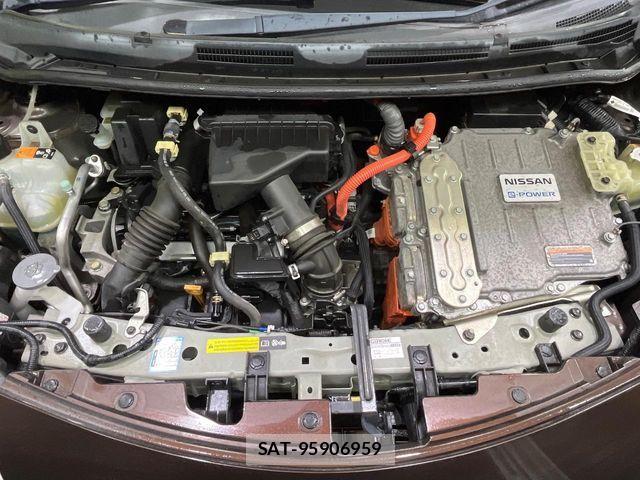 Nissan NOTE 2017-11 8830873-17