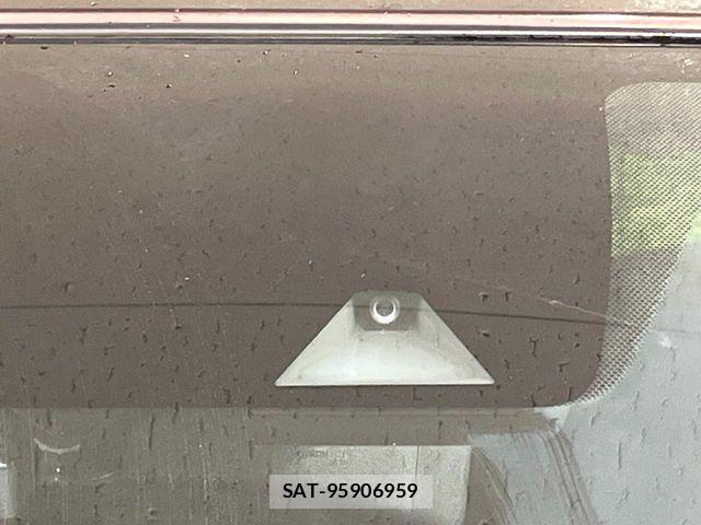 Nissan NOTE 2017-11 8830873-4