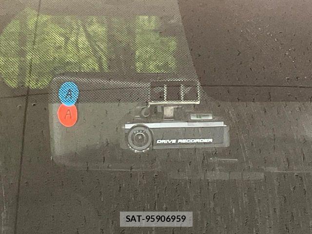 Nissan NOTE 2017-11 8830873-5