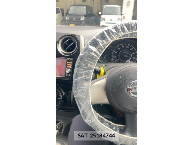 Nissan NOTE 2013-09 8830912-11