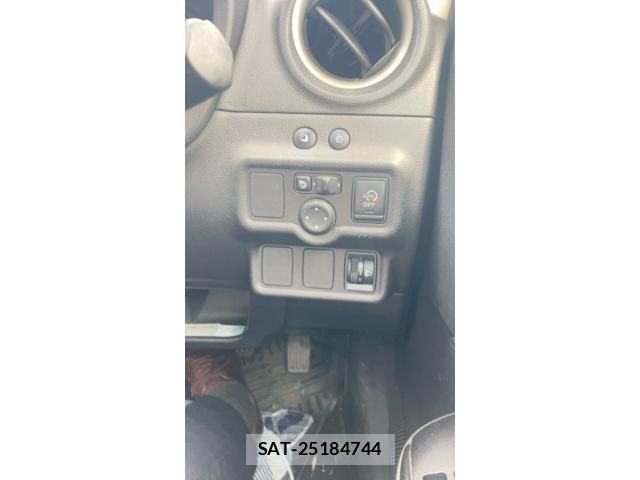 Nissan NOTE 2013-09 8830912-13