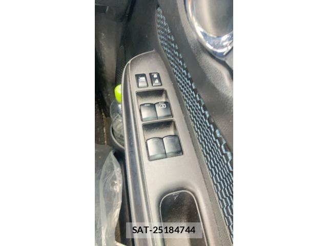 Nissan NOTE 2013-09 8830912-14