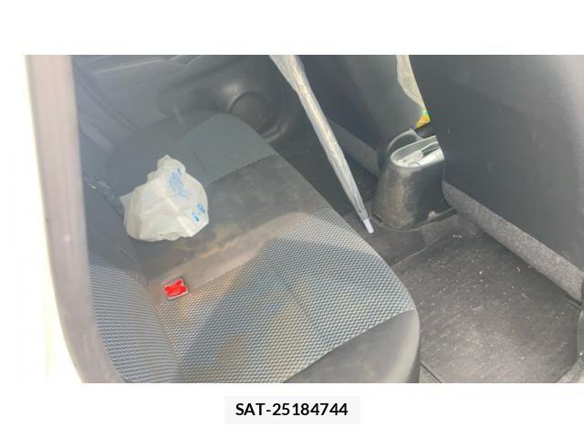 Nissan NOTE 2013-09 8830912-17