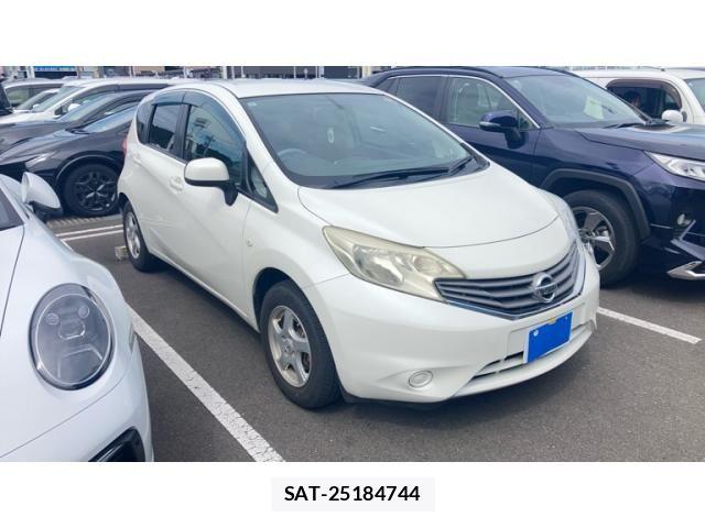 Nissan NOTE 2013-09 8830912-2