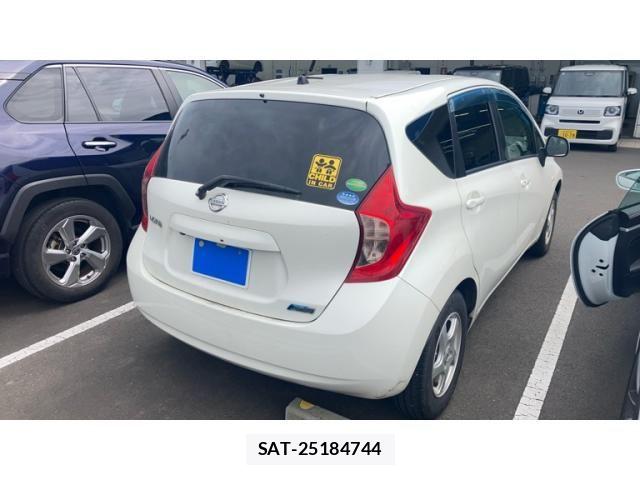 Nissan NOTE 2013-09 8830912-5
