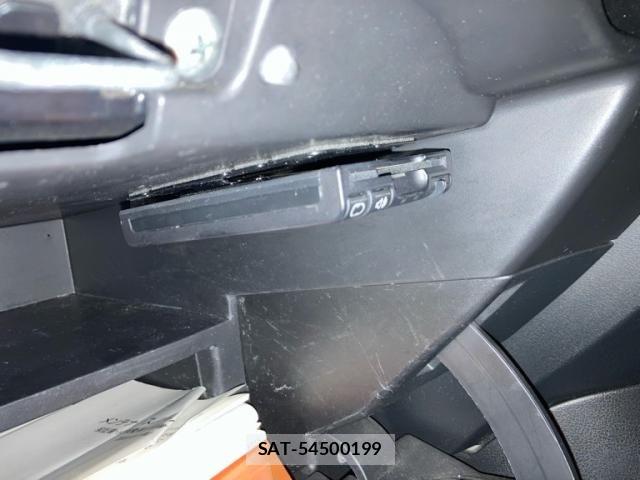 Nissan NOTE 2014-10 8830910-21