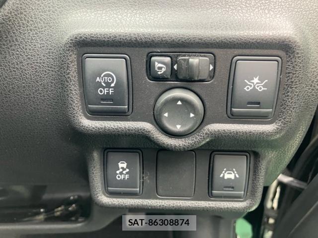 Nissan NOTE 2015-03 8830908-14