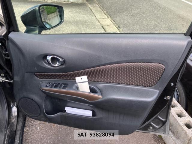 Nissan NOTE 2017-09 8830898-15