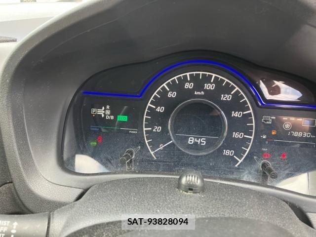 Nissan NOTE 2017-09 8830898-22