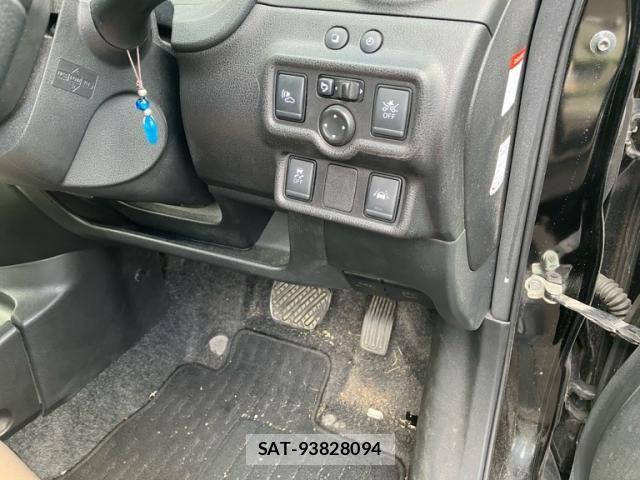 Nissan NOTE 2017-09 8830898-23