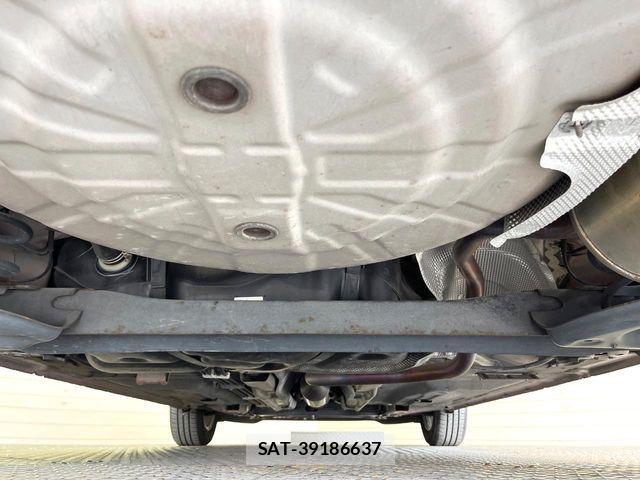 Nissan NOTE 2015-05 8830889-18