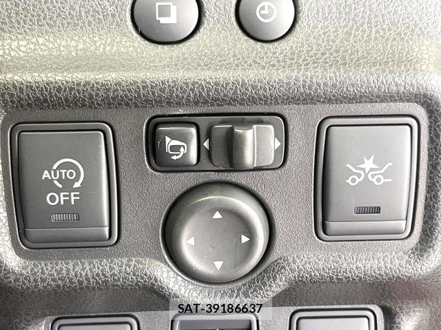 Nissan NOTE 2015-05 8830889-4