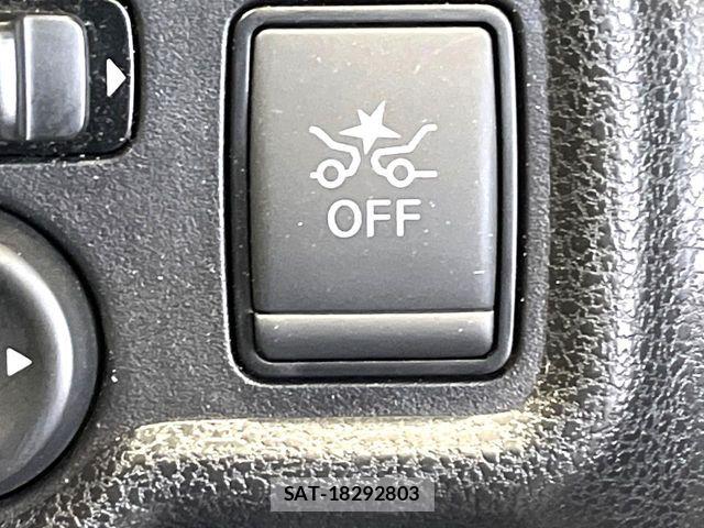 Nissan NOTE 2018-01 8830893-4