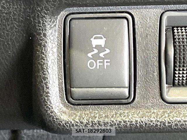 Nissan NOTE 2018-01 8830893-5