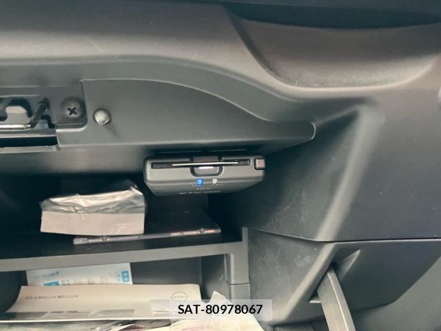 Nissan NOTE 2019-09 8830895-26