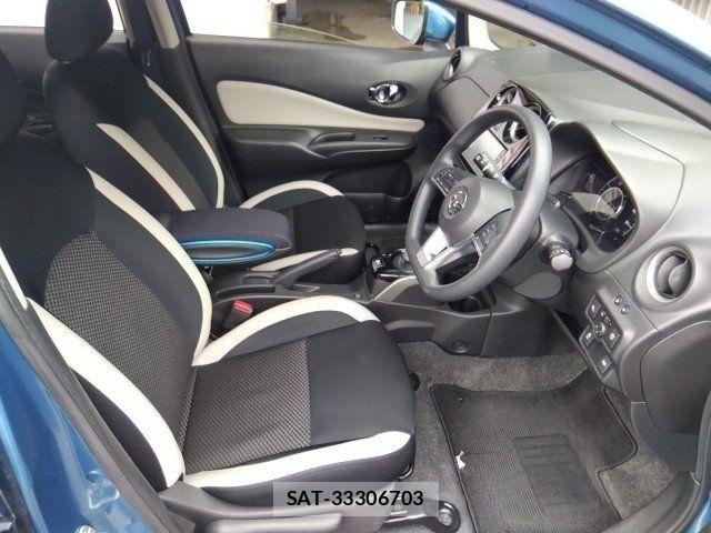 Nissan NOTE 2018-05 8830890-9
