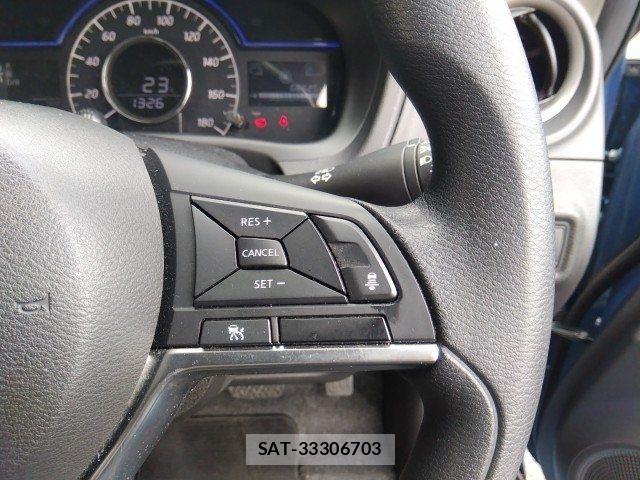 Nissan NOTE 2018-05 8830890-20