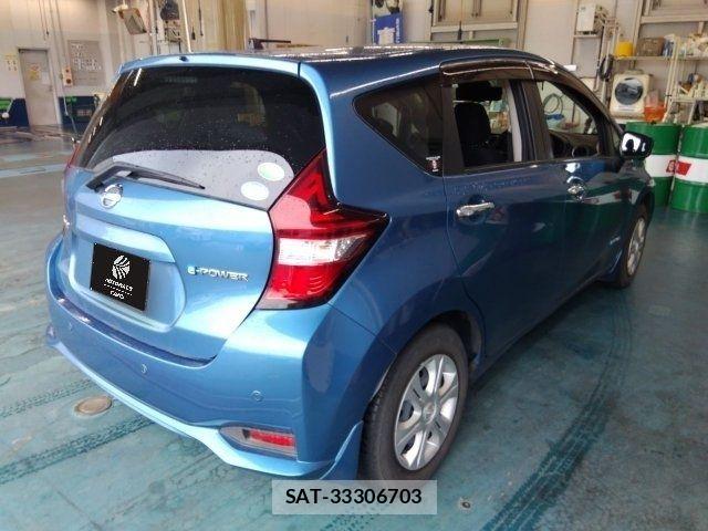 Nissan NOTE 2018-05 8830890-2