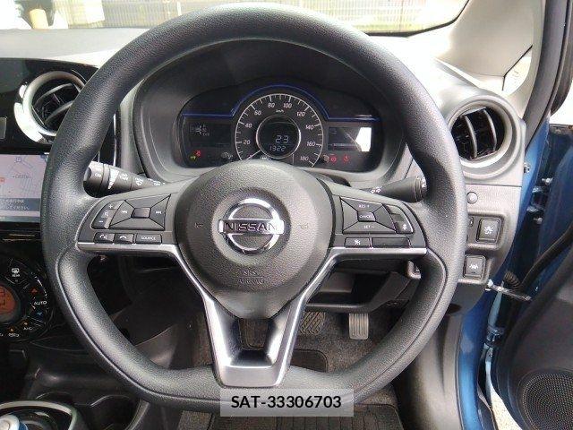 Nissan NOTE 2018-05 8830890-7