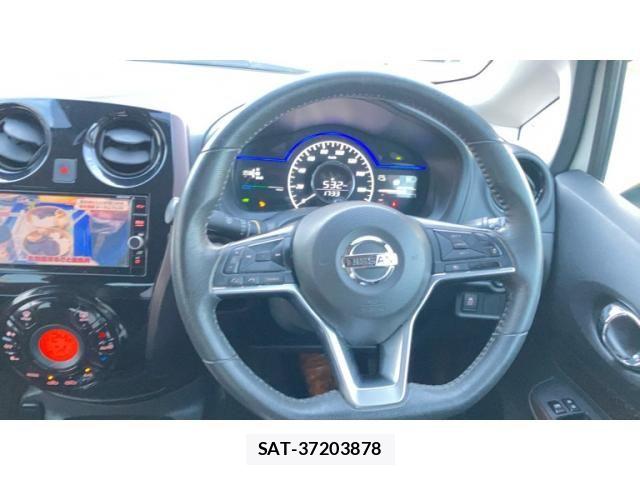 Nissan NOTE 2017-10 8830899-10