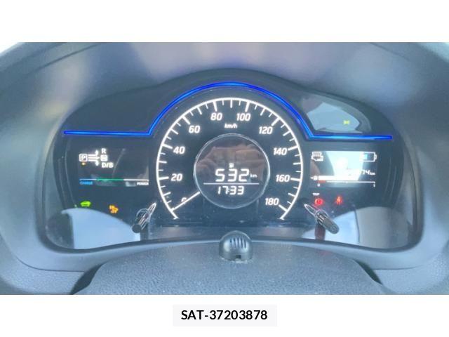 Nissan NOTE 2017-10 8830899-13