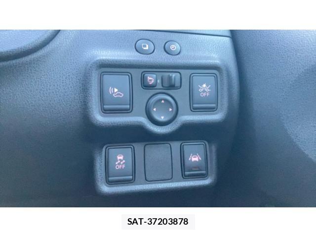 Nissan NOTE 2017-10 8830899-14